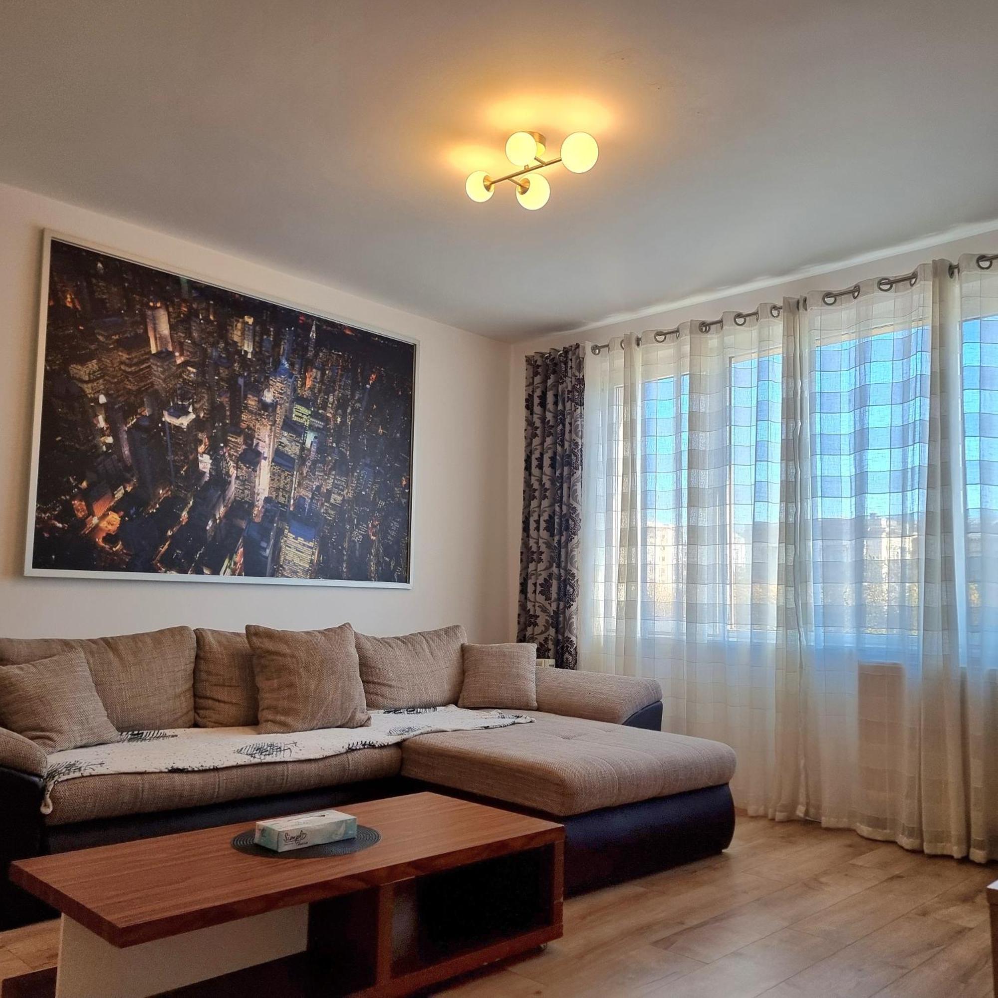 Magnificent Location With Iconic Scenery - Sala Palatului Bukares Bagian luar foto